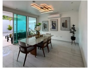 Single Family House for sale in Altos de...