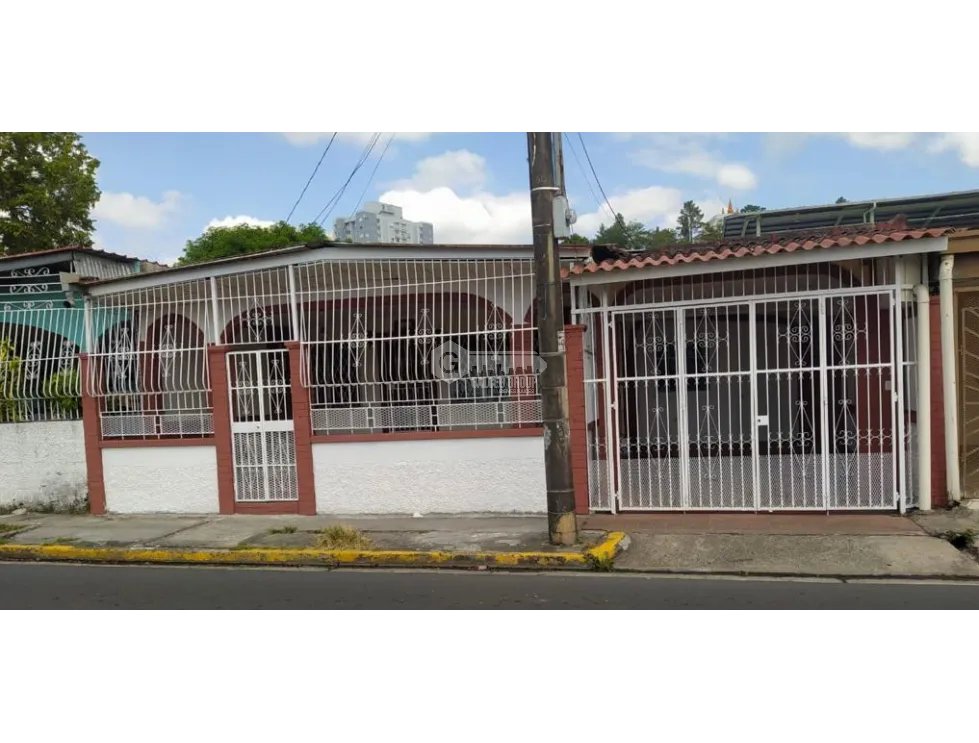 SE VENDE CASA BETANIA 285M 5 HABITACIONES TERRAZA AMPLIA CERCADA