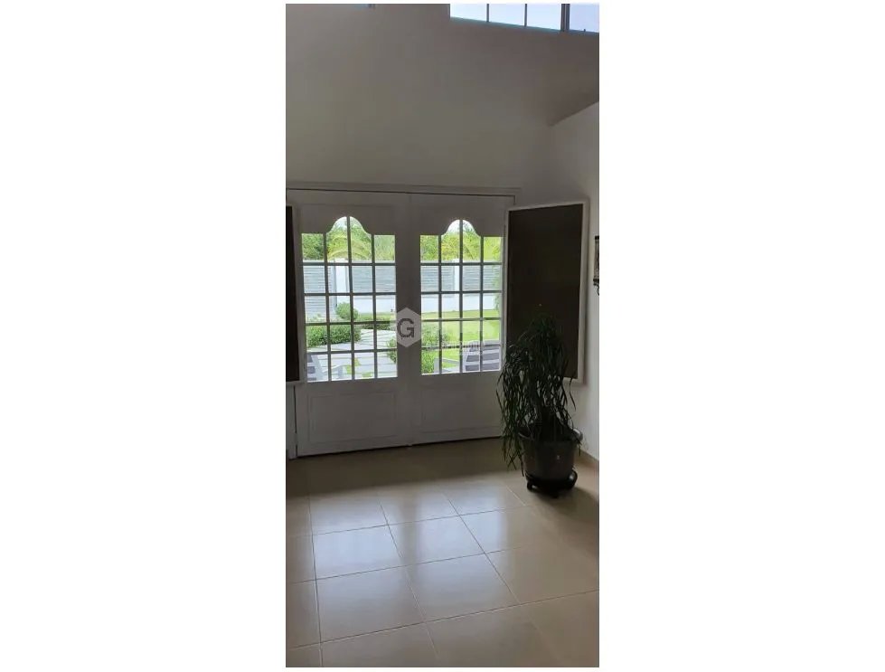 SE VENDE CASA CORONADO BOULEVARD 4 HABITACION 1000M AMOBLADA PISCINA