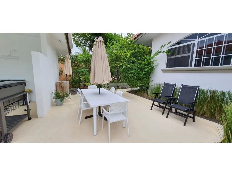 SE VENDE CASA CORONADO BOULEVARD 4 HABITACION 1000M AMOBLADA PISCINA