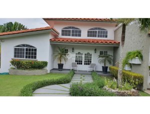 SE VENDE CASA CORONADO BOULEVARD 4 HABIT...