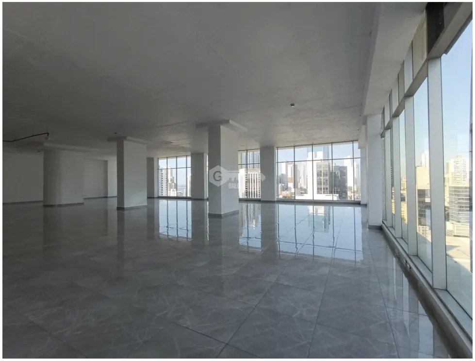 ALQUILER DE OFICINA EN CALLE 50 REVOLUTION F&F TOWER TORNILLO DE 400M