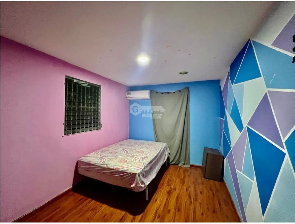SE VENDE CASA EN CONDADO DEL REY DE 2 NIVELES CON 3 HABITACIÓNES