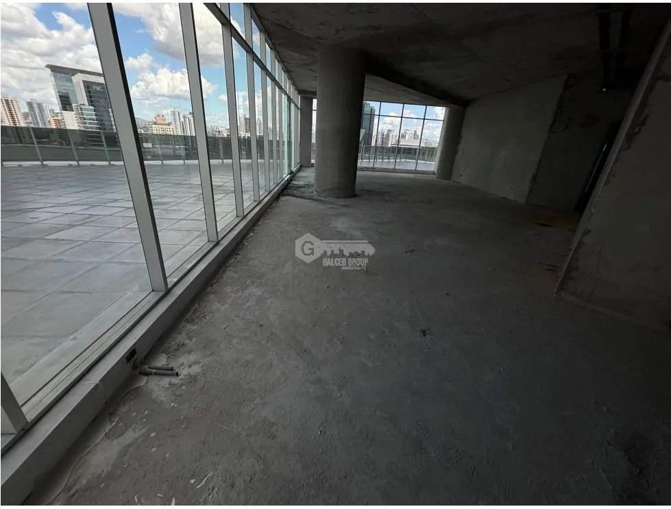 OFICINA EN EL TORNILLO PANAMA  REVOLUTION F&F TOWER 1,122M