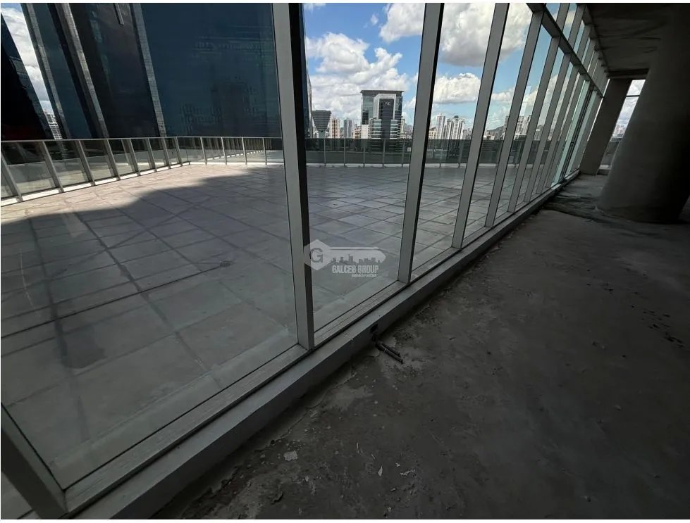 CALLE 50 / REVOLUTION F&F TOWER TORNILLO / TERRAZA / 1,122M