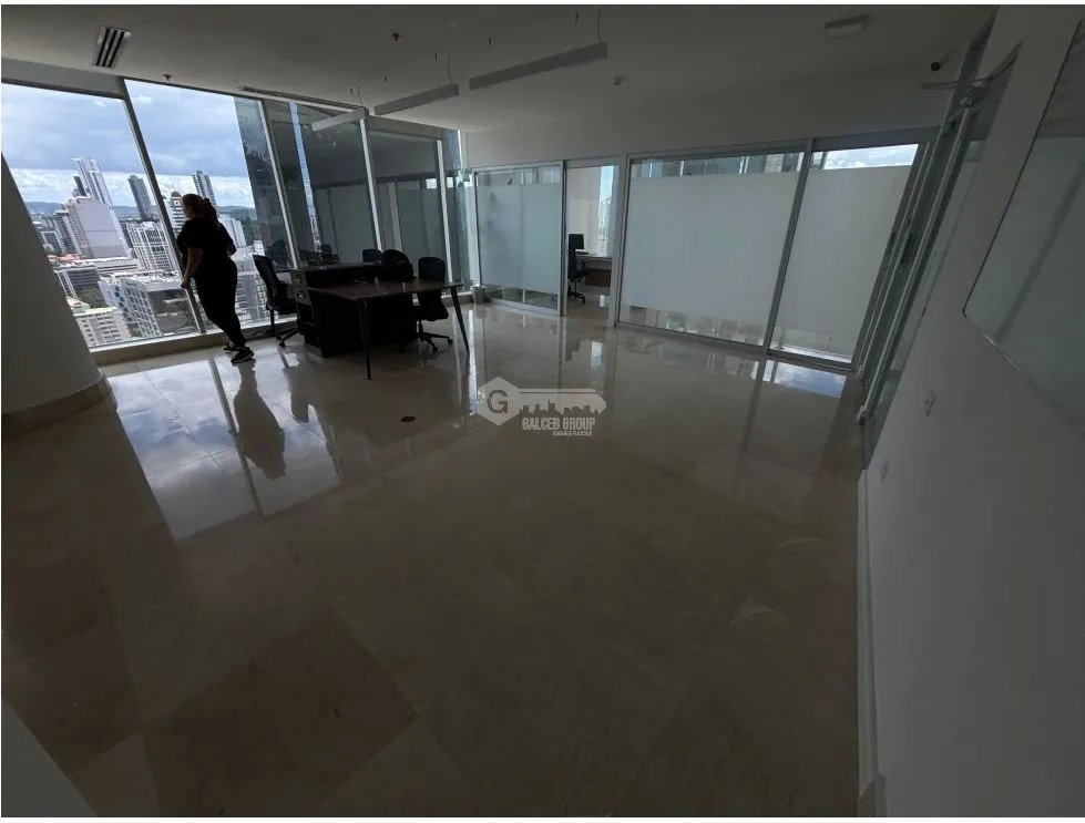TORNILLO / REVOLUTION  F & F TOWER / CALLE 50 / 188M / DIVISIONES