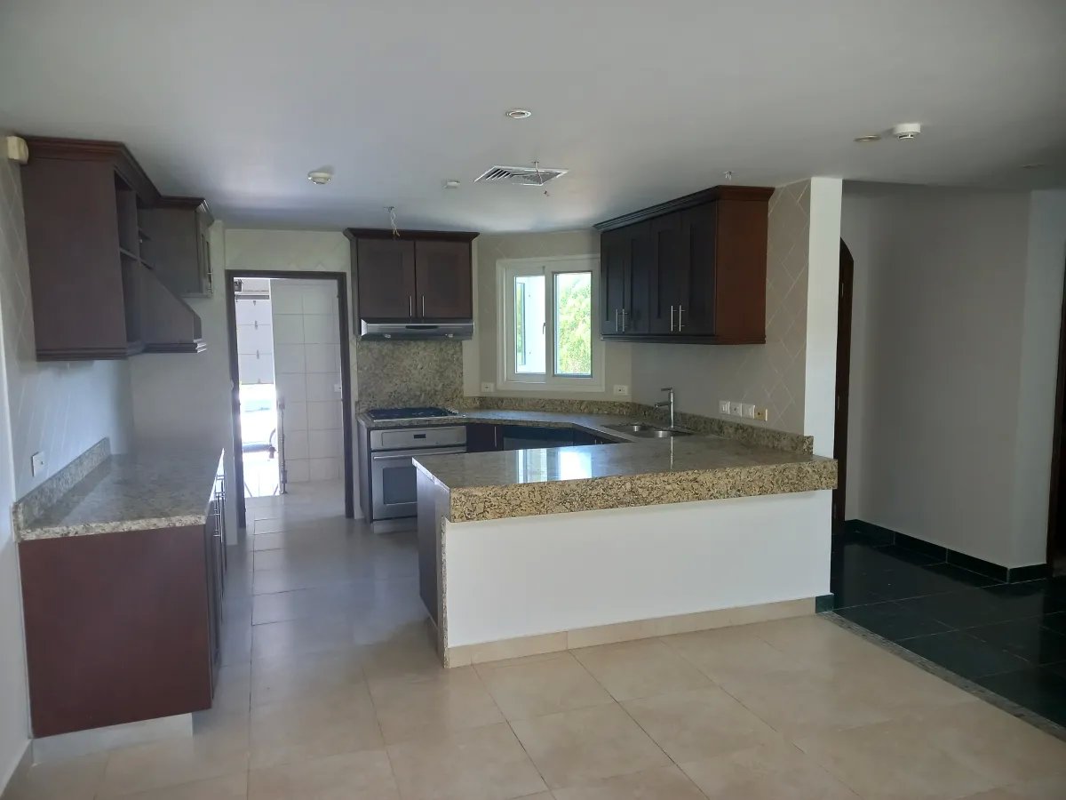 Venta de Casa Reposeida en PH Tucan Country Club, Cocolí, Panamá