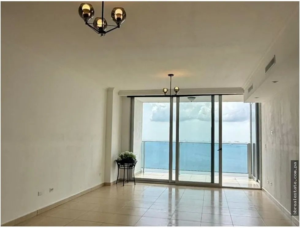 Alquiler de apartamento en Avenida Balboa, P.H. Waters On The Bay