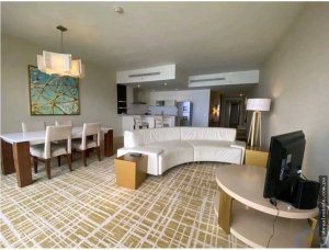 Alquiler de apartamento en Av Balboa, Ph Waldorf Astoria