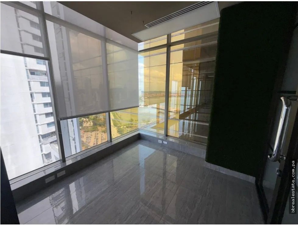 Alquiler de Oficina en Torre Bicsa, Av. Balboa