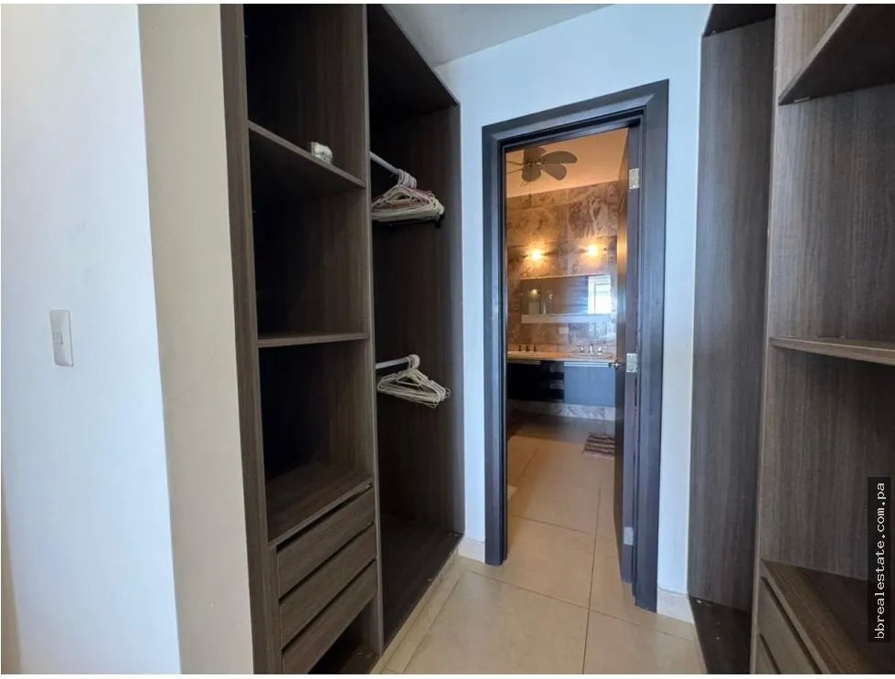 Venta de Apartamento en el PH The Rivage Tower, Avenida Balboa