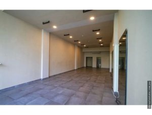 Alquiler de local comercial en San Francisco, Calle 76