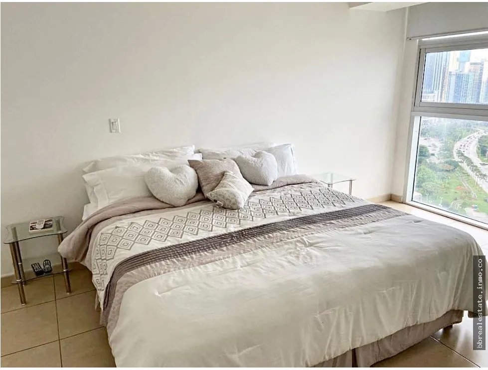 Venta de  apartamento en Avenida Balboa, Ph White
