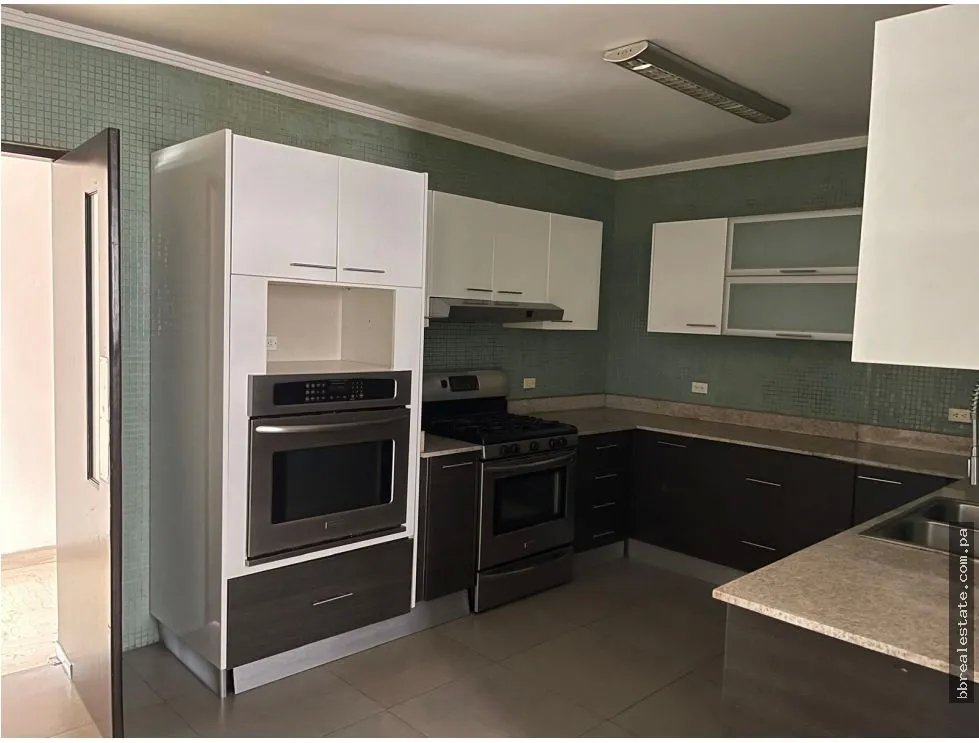 Venta de Apartamento en PH Los Delfines, Avenida Balboa