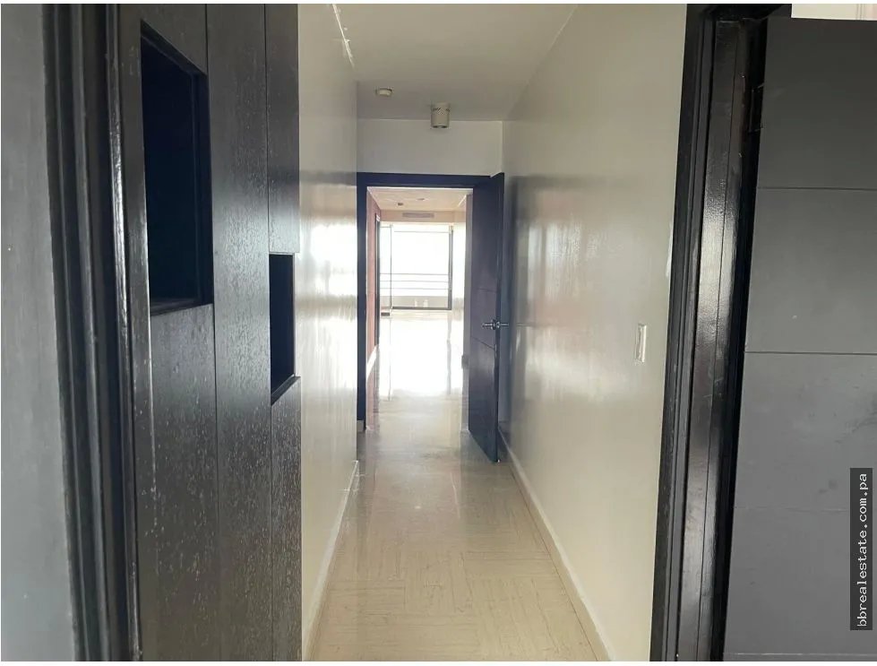 Venta de Apartamento en PH Los Delfines, Avenida Balboa