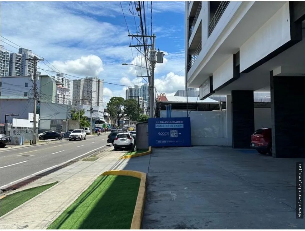 Alquiler de local comercial en Parque Lefevre, PH Epoca
