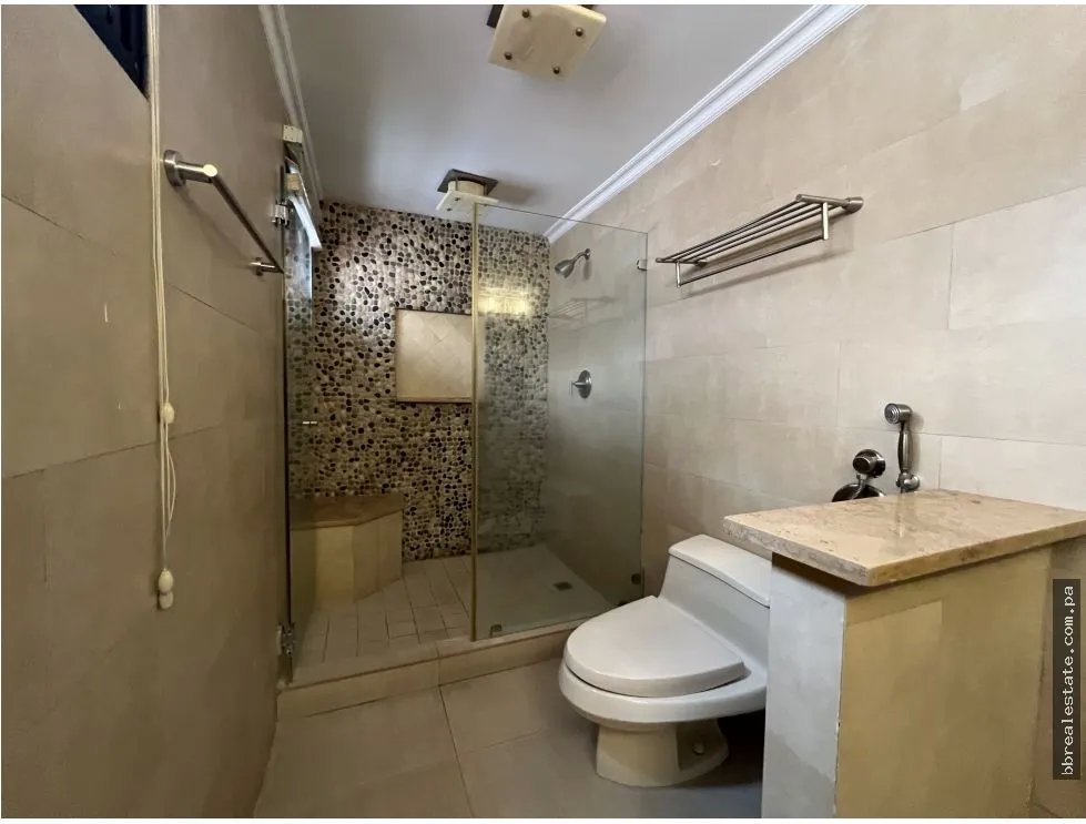 Alquiler de casa con piscina en Betania, Dos Mares