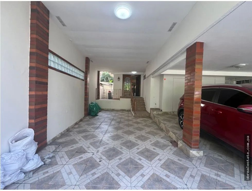 Alquiler de casa con Garita de Seguridad en Punta Paitilla