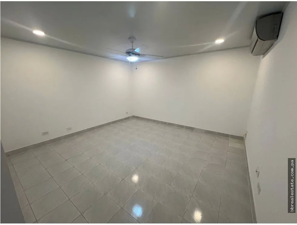 Venta de casa con Garita de Seguridad en Punta Paitilla