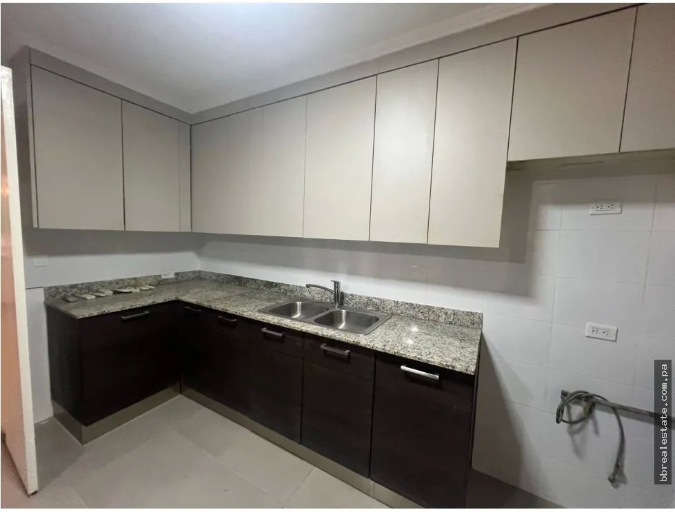 Venta de casa con Garita de Seguridad en Punta Paitilla