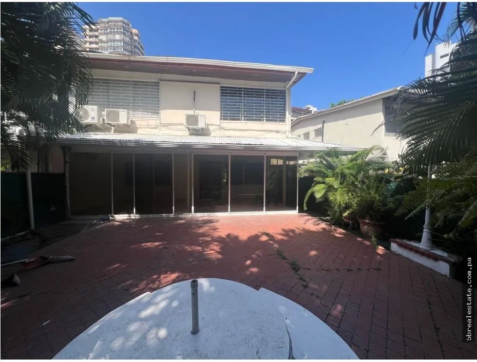 Venta de casa con Garita de Seguridad en Punta Paitilla