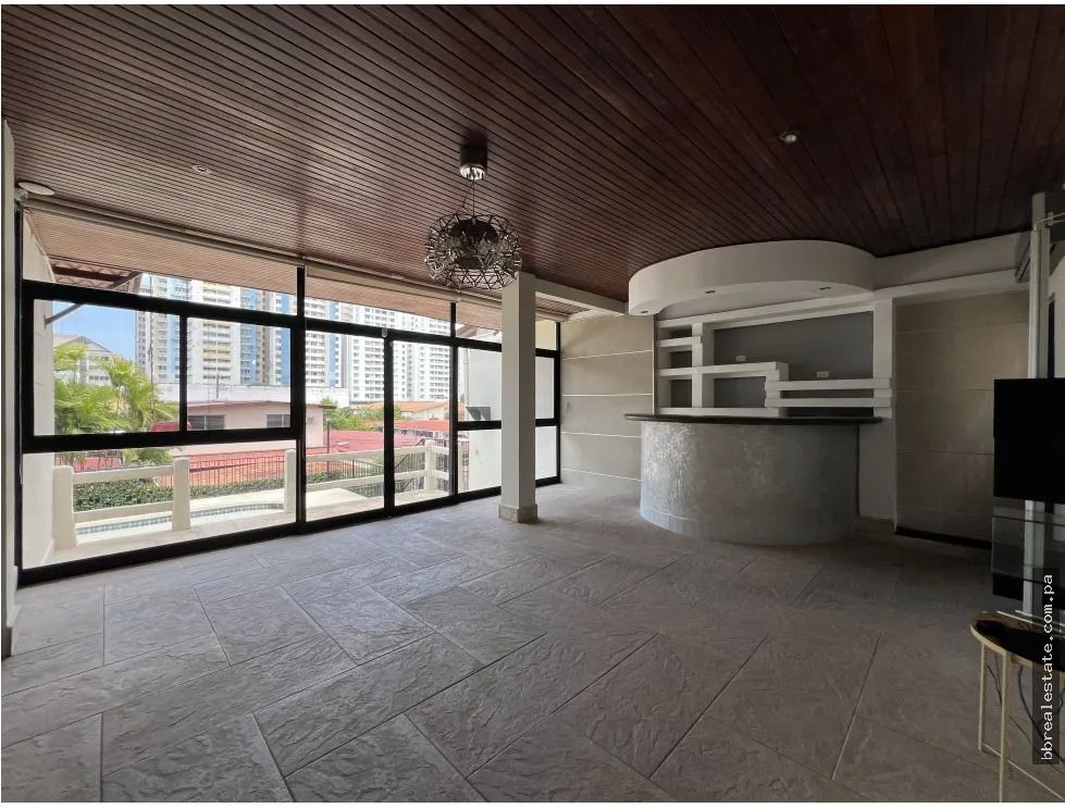Venta de casa con Piscina en Betania, Dos Mares