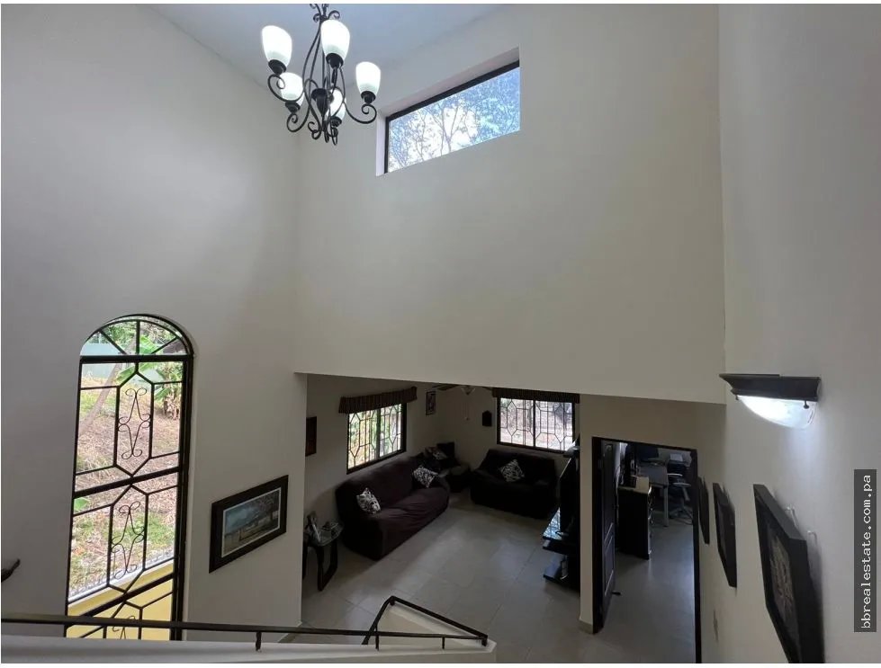 VENTA DE CASA EN ANCÓN