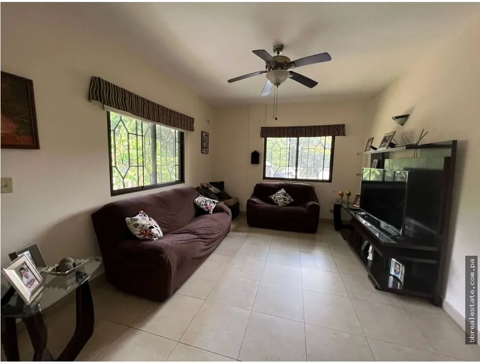 VENTA DE CASA EN ANCÓN