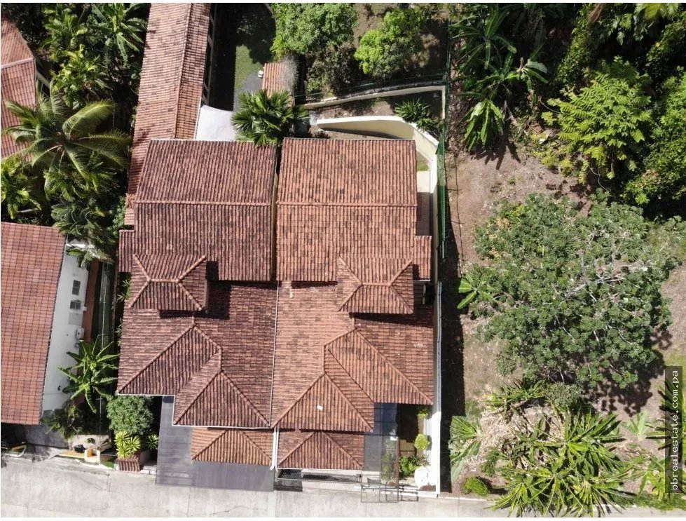 VENTA DE CASA EN ANCÓN