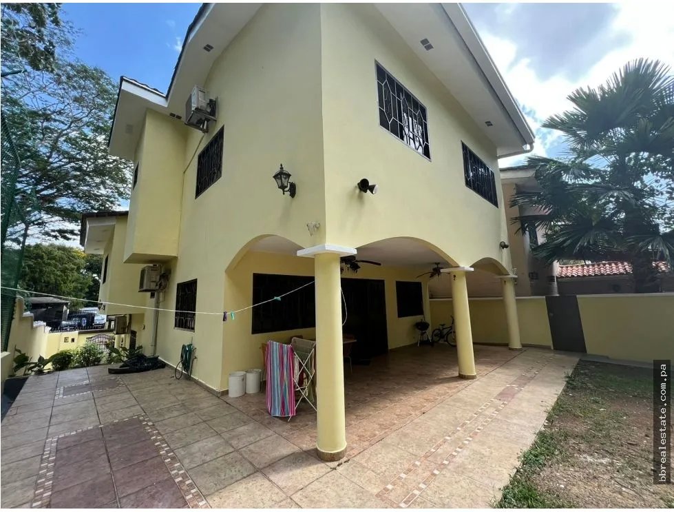 VENTA DE CASA EN ANCÓN