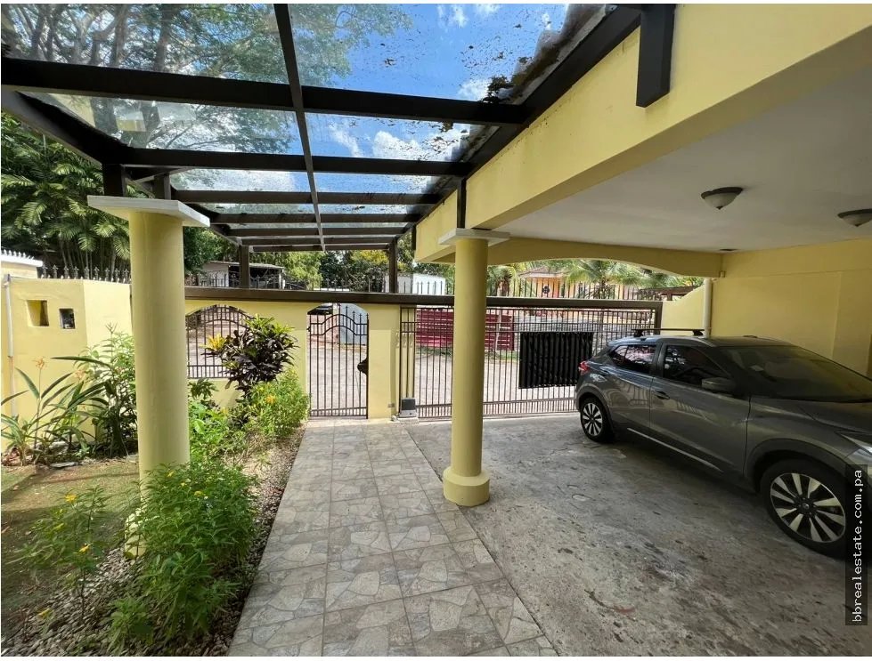 VENTA DE CASA EN ANCÓN
