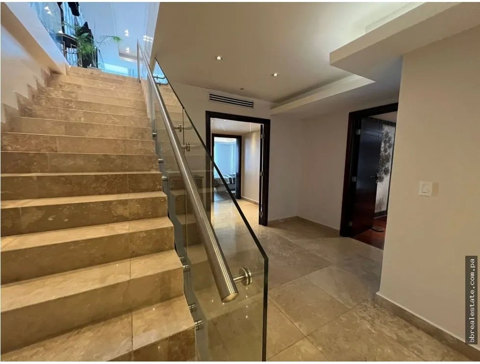 Penthouse for sale in Panama