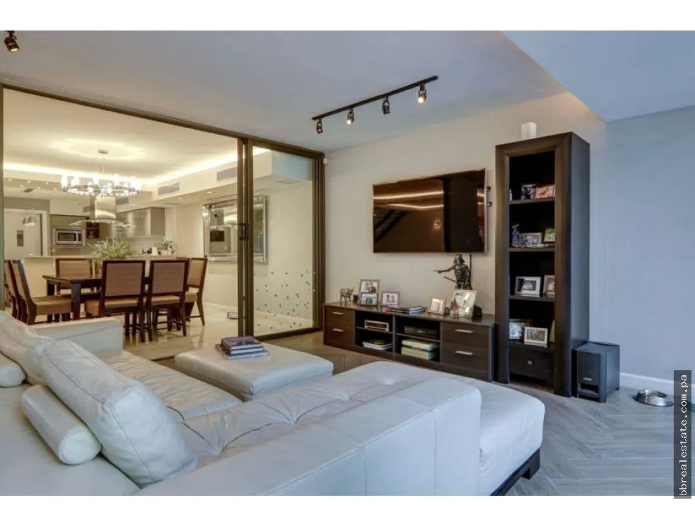 Venta de Casa 3 Niveles En Paitilla
