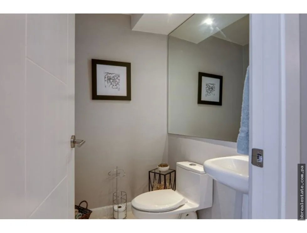 Venta de Casa 3 Niveles En Paitilla