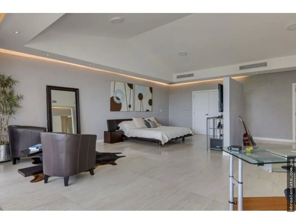 Venta de Casa 3 Niveles En Paitilla