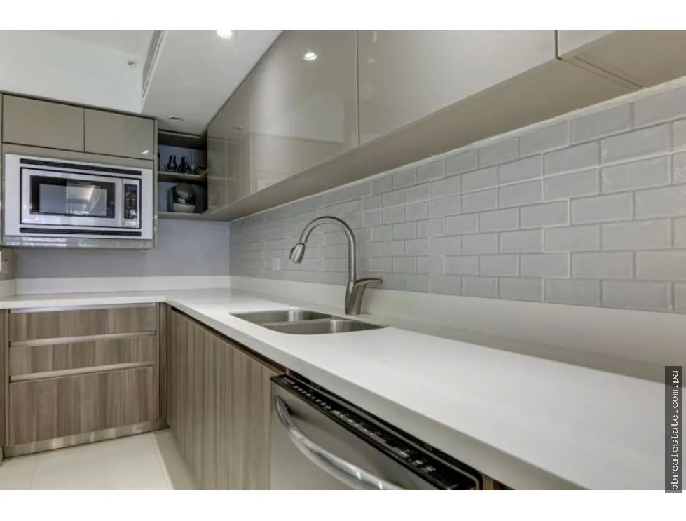 Venta de Casa 3 Niveles En Paitilla