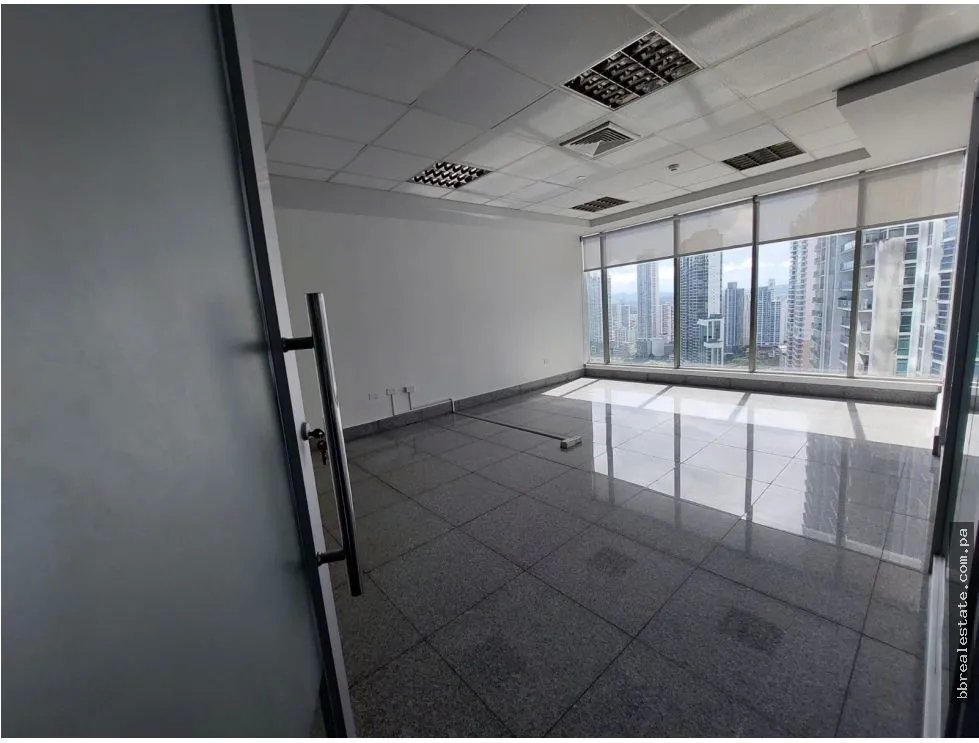 Se Alquila Oficina  torre Bicsa Esquina Av.Balboa