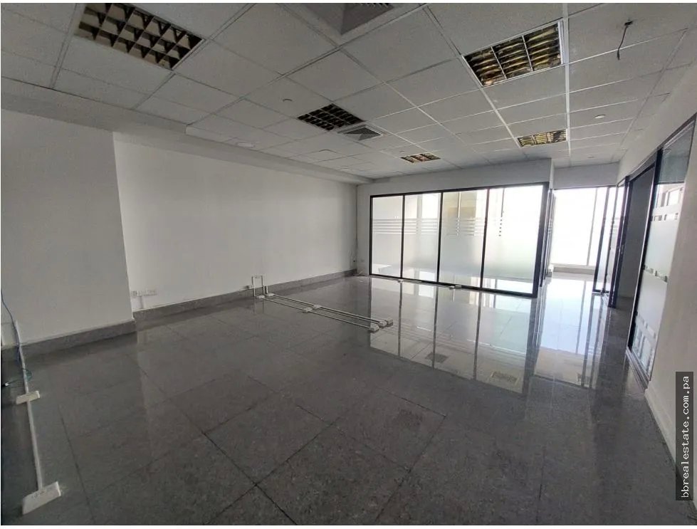 Se Alquila Oficina  torre Bicsa Esquina Av.Balboa
