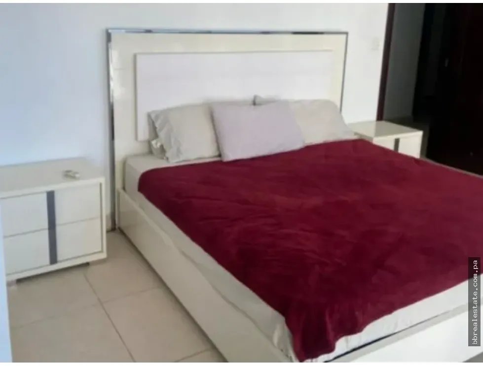 Se vende apartamento en Avenida Balboa, Ph Rivage