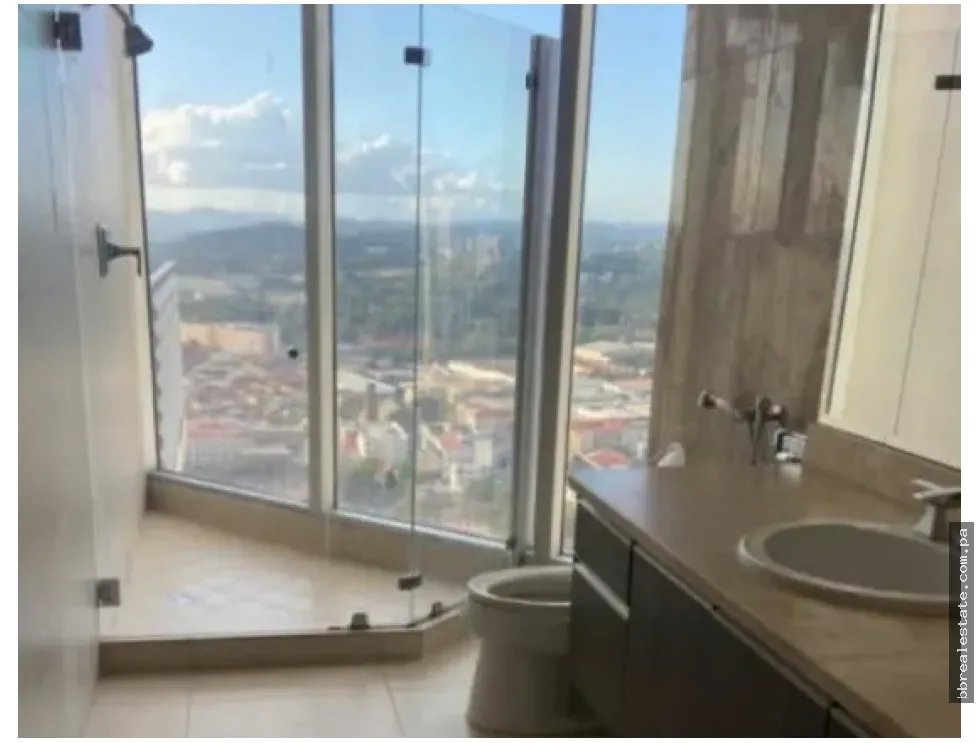 Se vende apartamento en Avenida Balboa, Ph Rivage