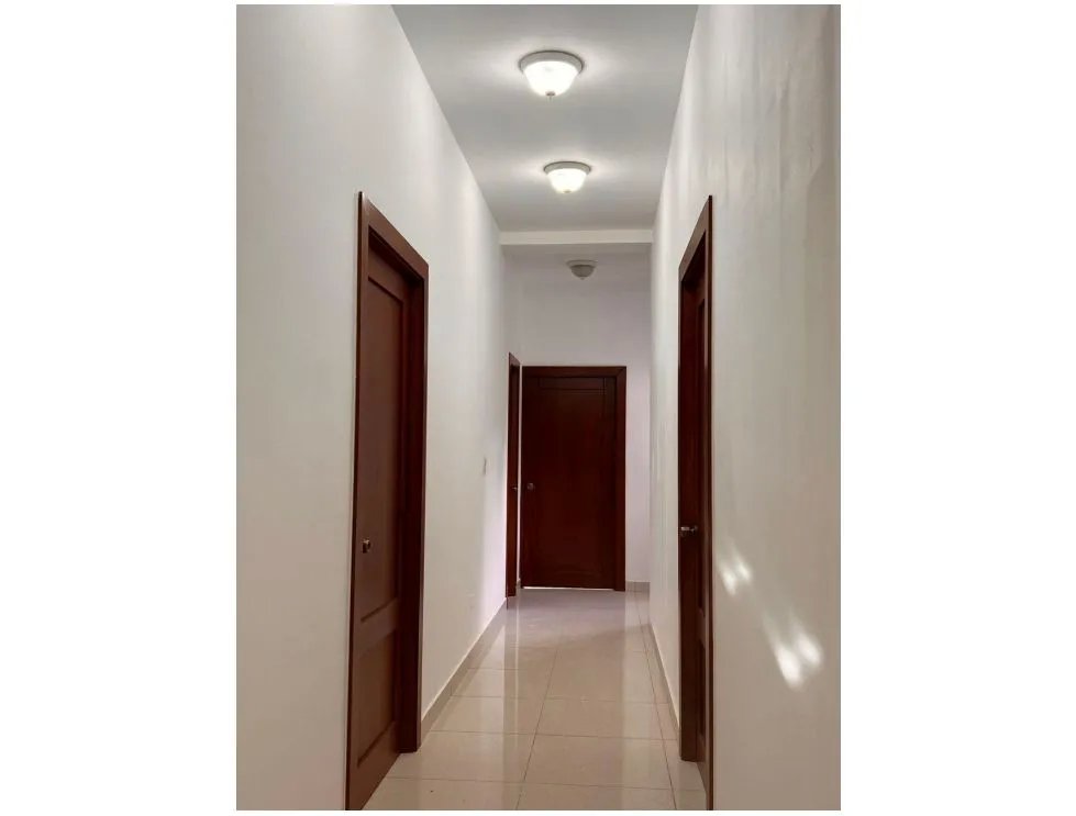 ANCON / LLANOS DE CURUNDU / 6 HABITACIONES / 767M / PATIO