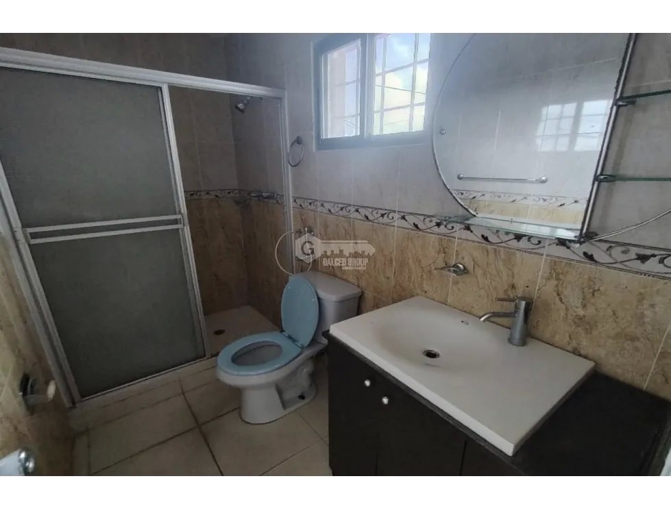 SE VENDE CASA EN LAS CUMBRES URB. SAN ANDRES FRENTE AL METRO