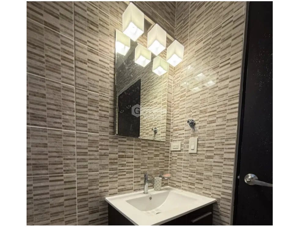 SE VENDE APARTAMENTO EN ANCON / PH ALTAMIRA GARDENS CON BALCON