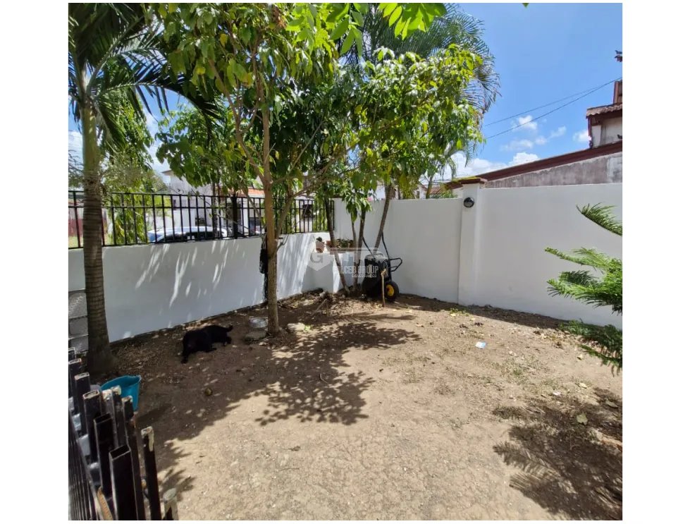 SE VENDE CASA EN LAS CUMBRES PH QUINTAS DEL LAGO CON TERRAZA Y PATIO
