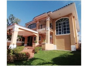 SE VENDE CASA LAS CUMBRES RESIDENCIAL EL...