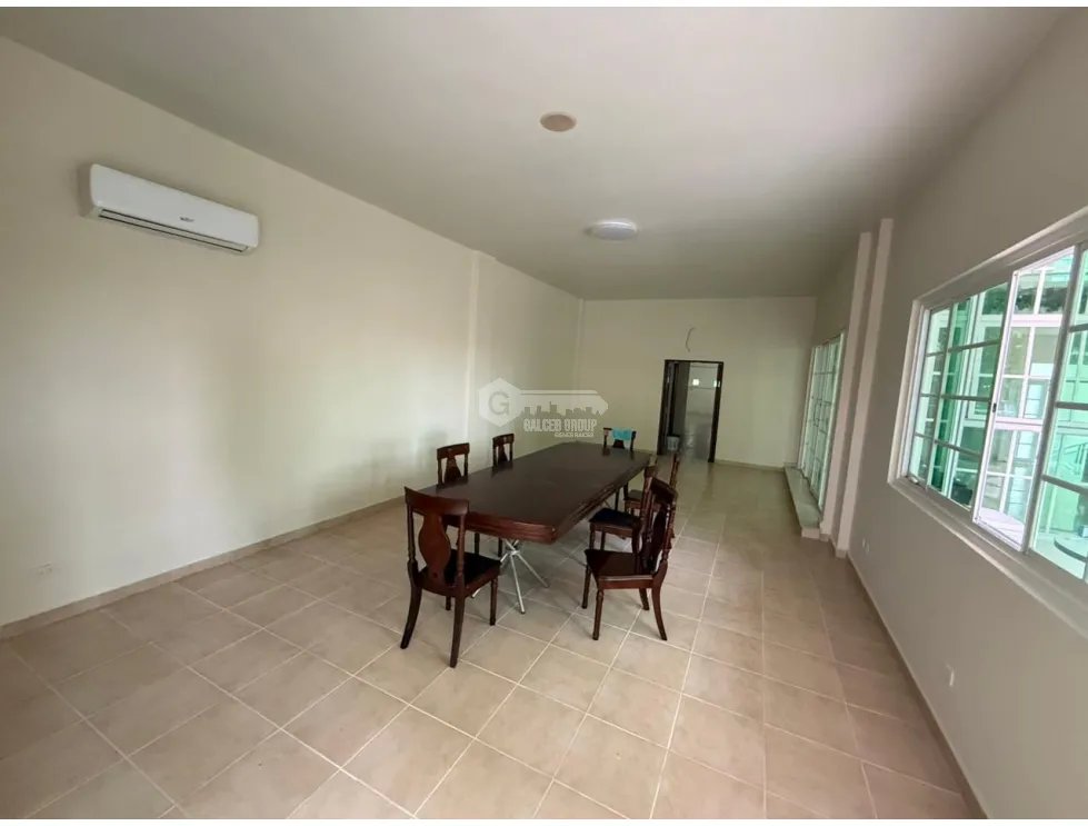 SE VENDE CASA SAN FRANCISCO DE 2 NIVELES CON 10 HABITACIONES Y PISCINA