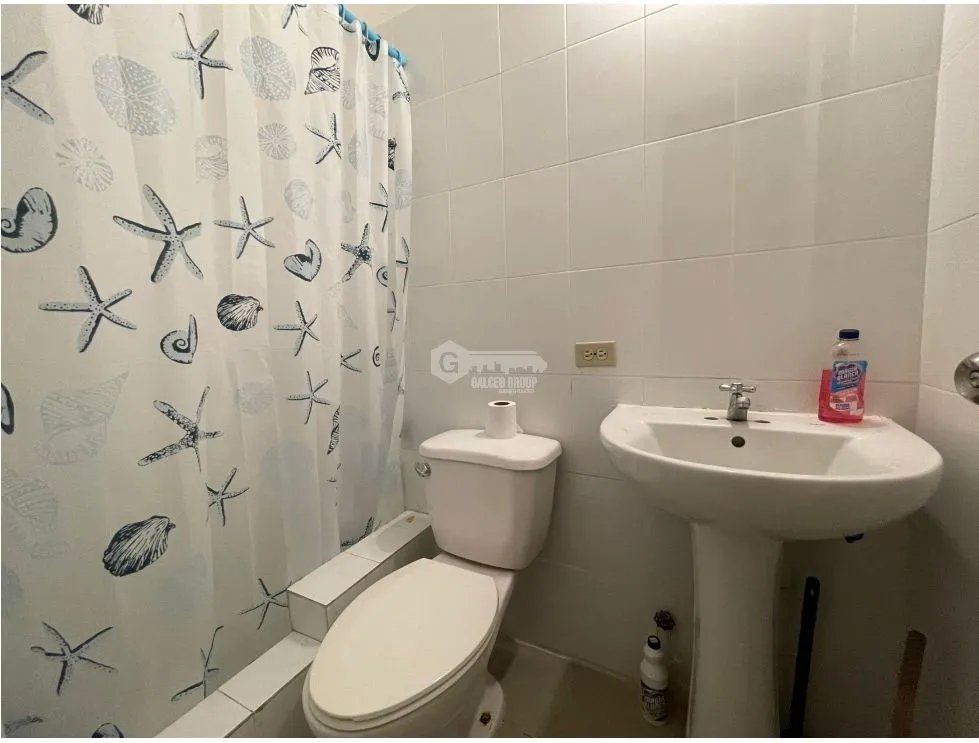 SE ALQUILA LOCAL EN PEDREGAL PH GOLDEN PARK DE 80M CON AIRE A.