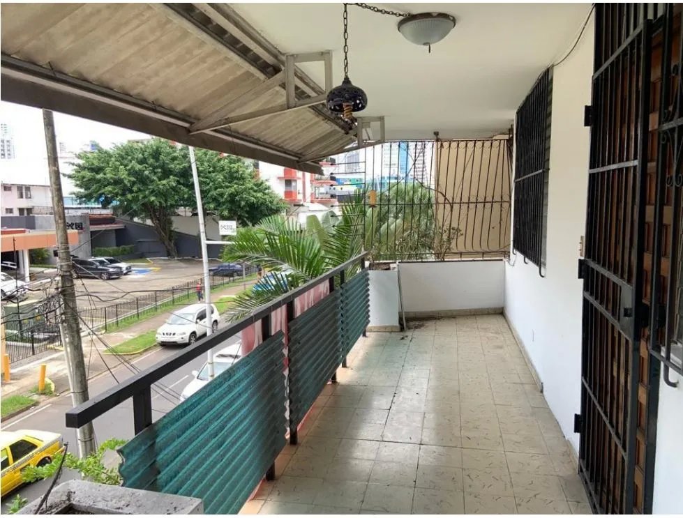 OBARRIO / EDIFICIO MONSERRAT / 112M / 2 HABITACIONES / SC