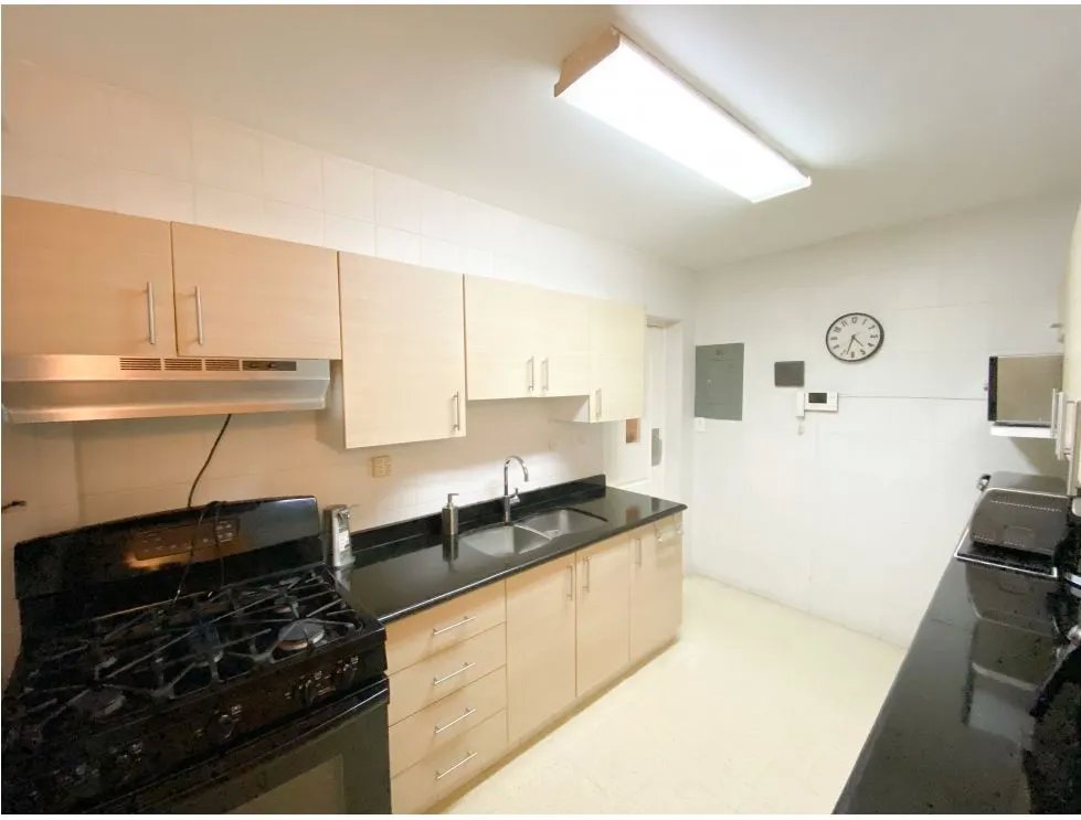 SE VENDE CASA EN BETANIA MIRAFLORES 326M 2 PISOS 3 HABITACION 4 BAÑOS