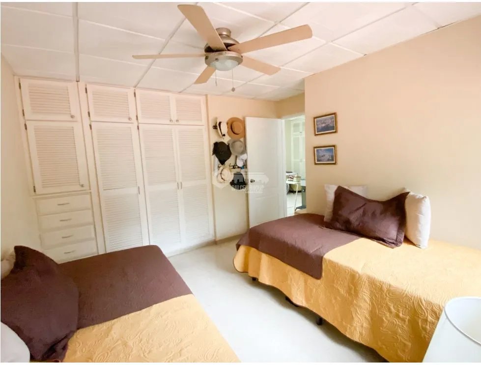 SE VENDE CASA EN BETANIA MIRAFLORES 326M 2 PISOS 3 HABITACION 4 BAÑOS
